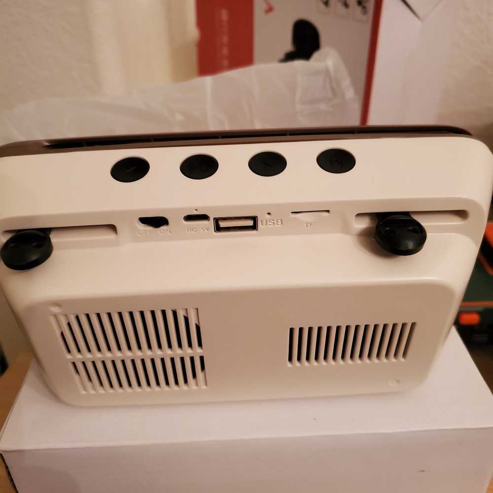 New Never Used Peterhot Mobile TV Wireless Speaker PTH800 Bluetooth