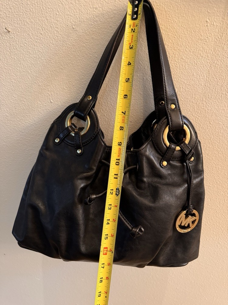 MICHAEL Michael Kors Leather Ludlow Drawstring Shoulder Bag Black