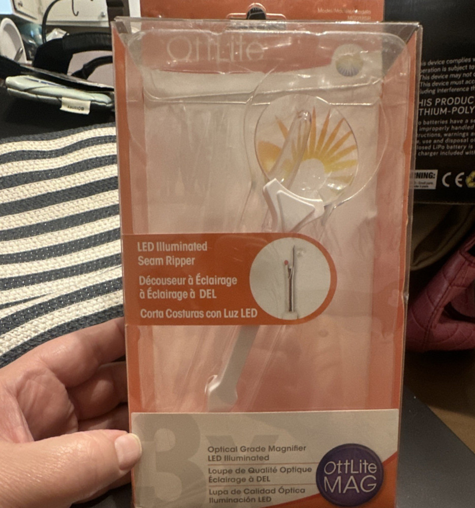 OttLite LED Illuminated Seam Ripper with Optical Grade Magnifier MG012SR