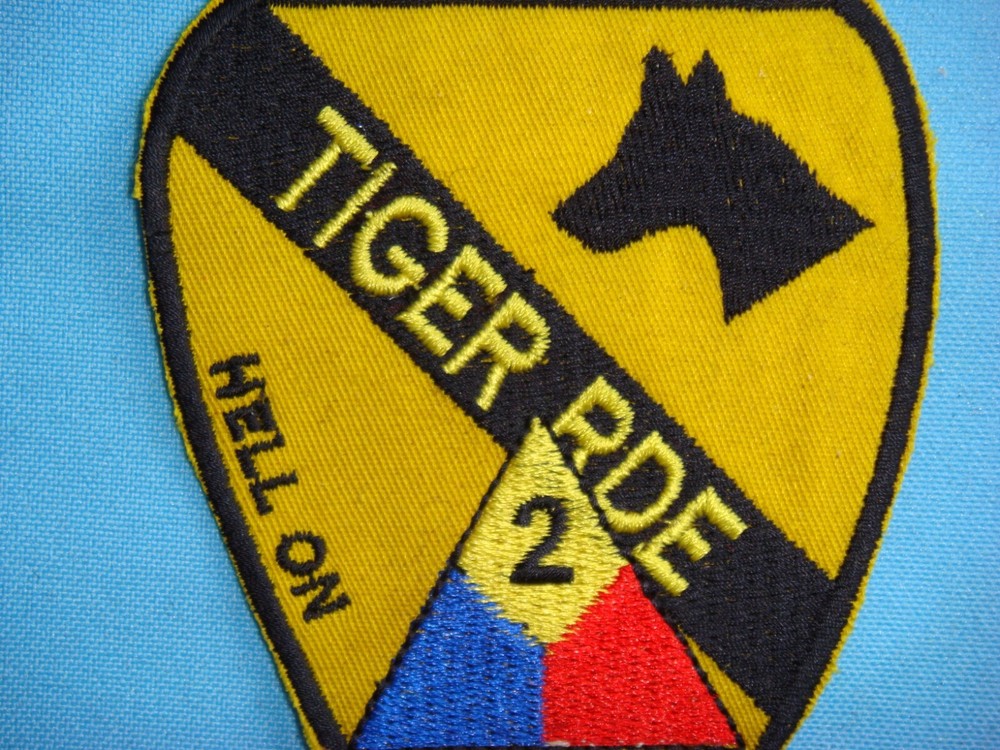 DESERT STORM US 2nd ARMORED DIVISION 2nd BRIGADE HELL ON WHEELS PATCH