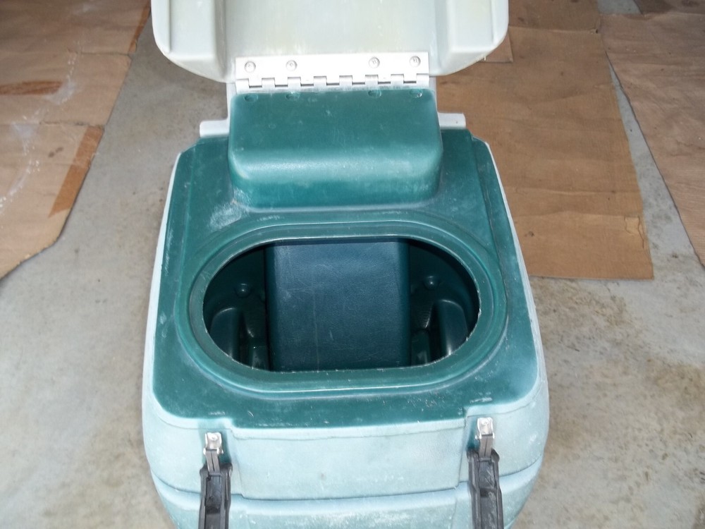 Floor solution spreader