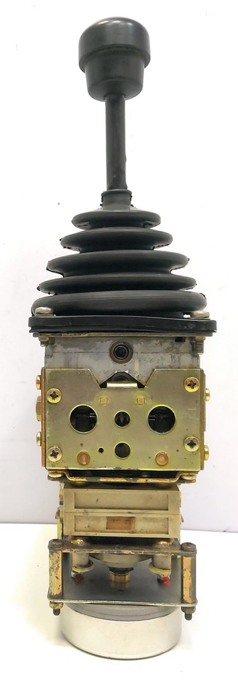 W. Gessmann D-7105 V64 +02zp Joystick Controller
