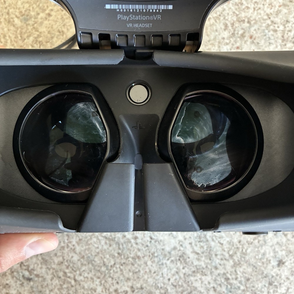 Sony PlayStation VR PSVR (PS4) CUH-ZVR2 Headset/Controllers/Camera Bundle