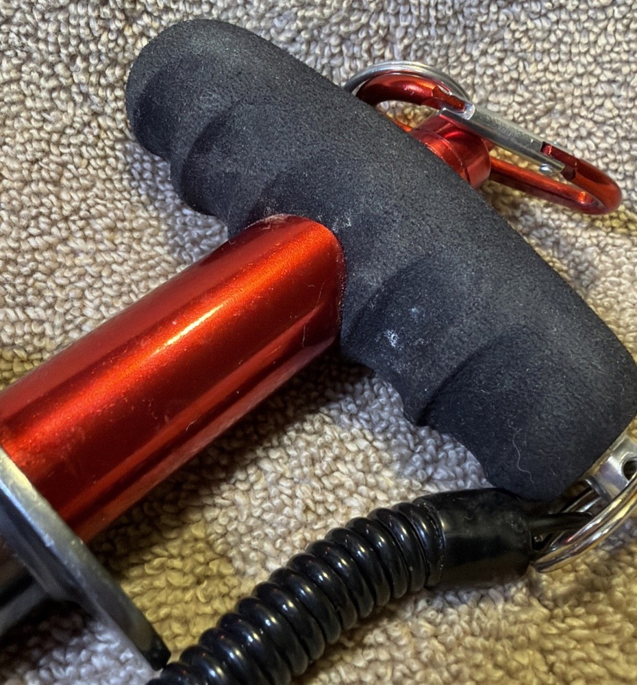 EGO Mini Fish Gripper with a Magnetic Release