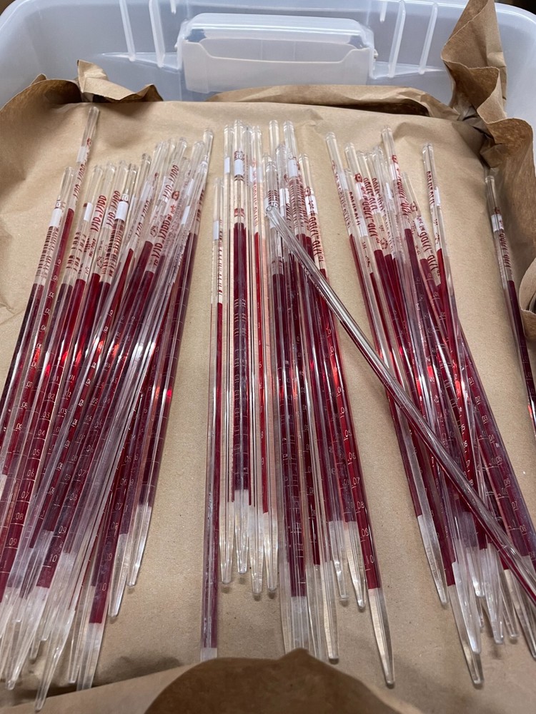Assorted glass laboratory pipets
