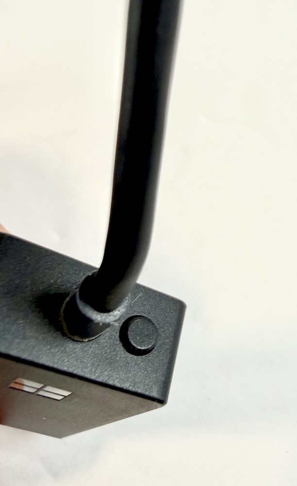 Microsoft Wireless Display Adapter v2 model 1733