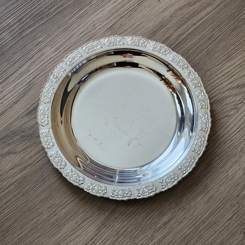 Silver Plated Round Tray Plate Nut Candy Serving Dish Vintage Silverplate 8.5"