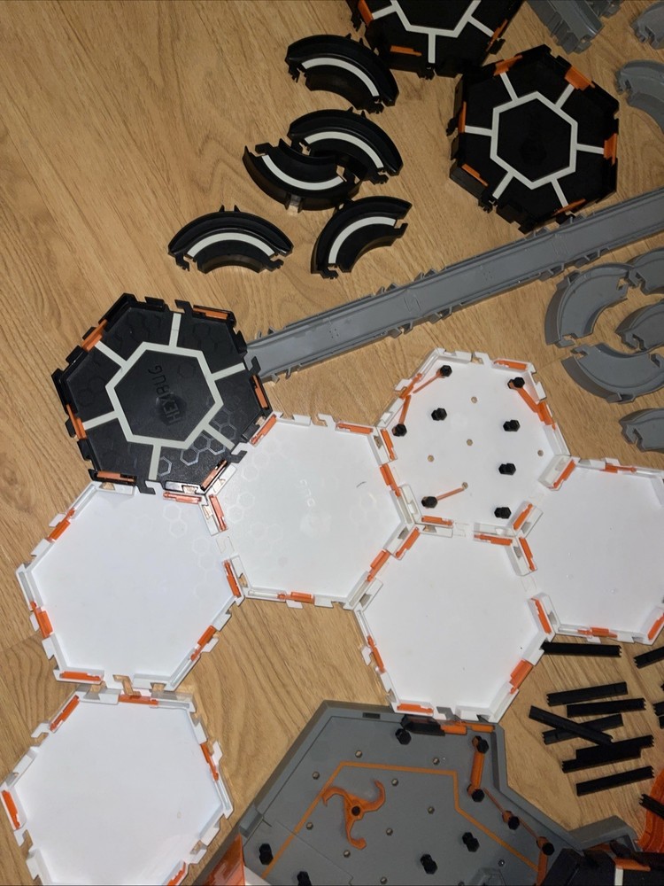 Hexbug Lot Nano hive portable play set 11 bugs