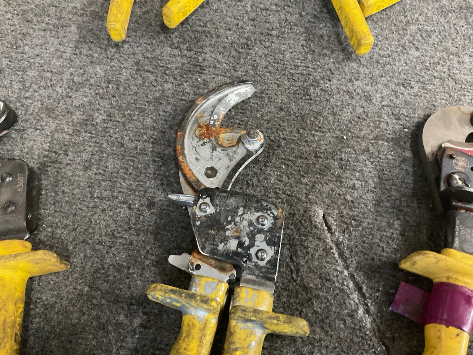 Lot of 3 Klein Tools Ratcheting Cable Cutters 63607 Moving Blade Klein