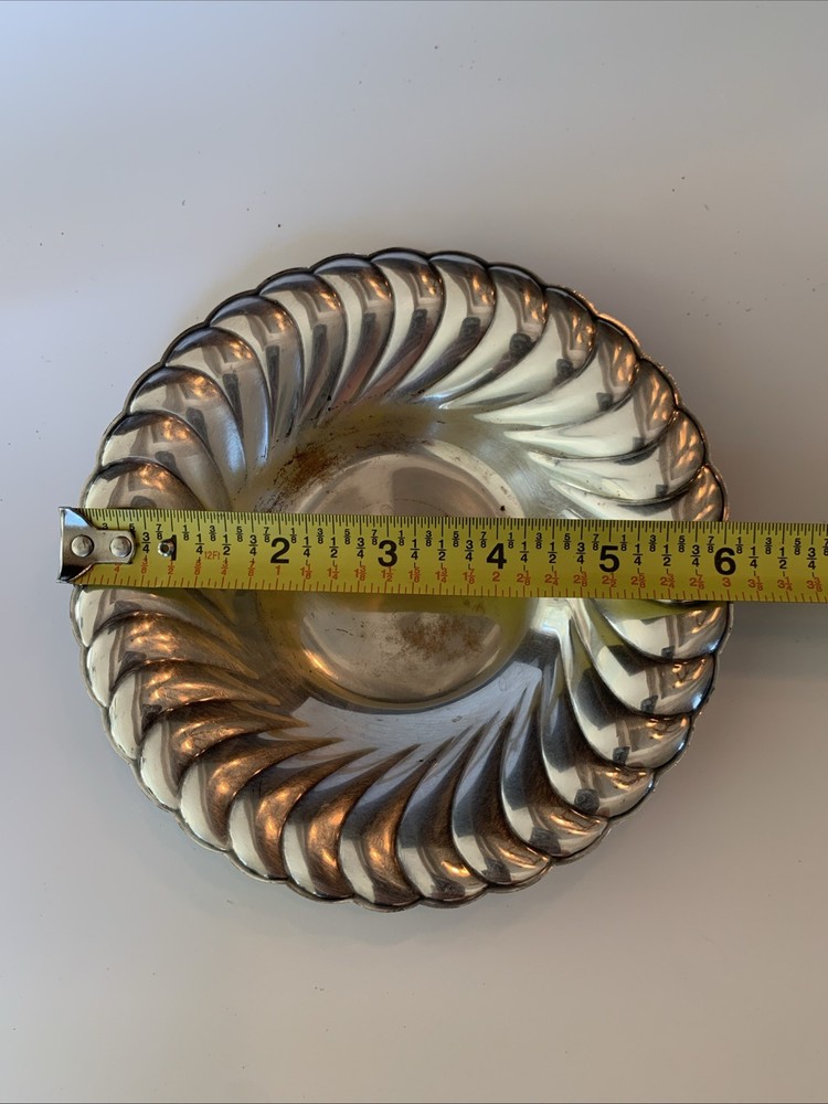 Vintage WM Rogers Waverly 3848 Silver Plate Dish Shallow Bowl Scalloped 6"D x1"H