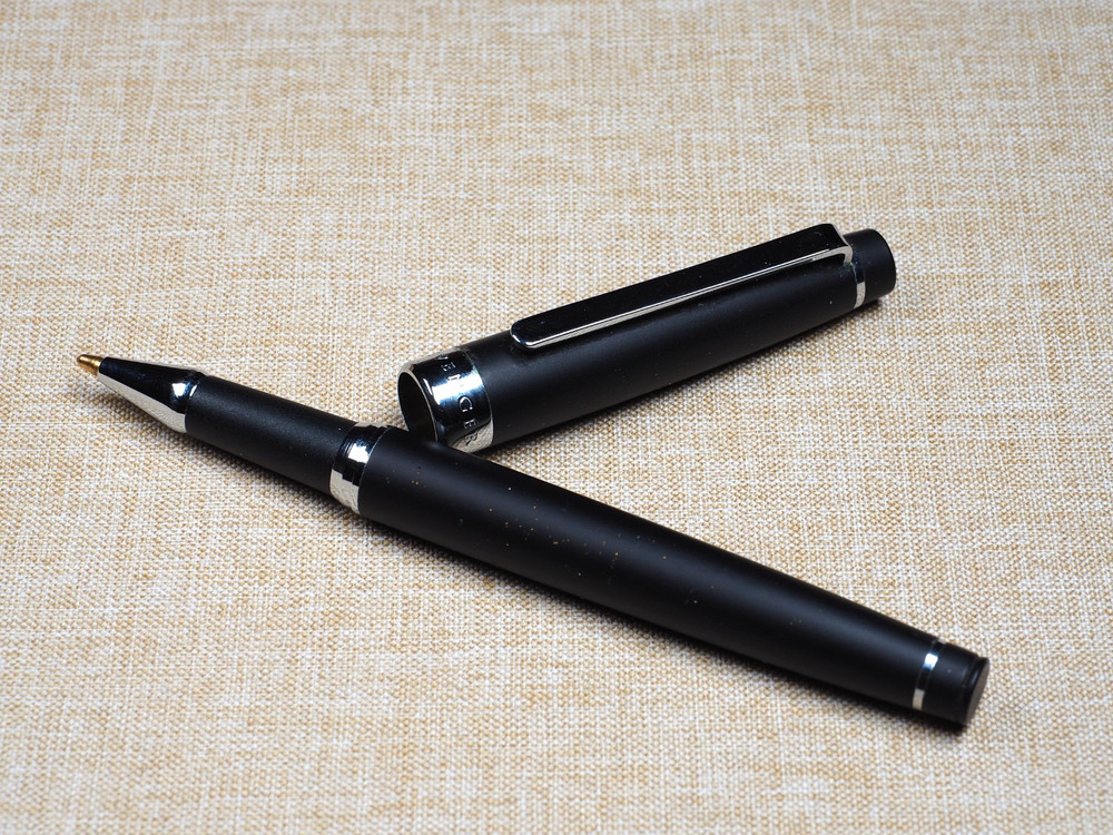 Vintage Levenger Perfecta Rollerball Pen in Solid Oak Case