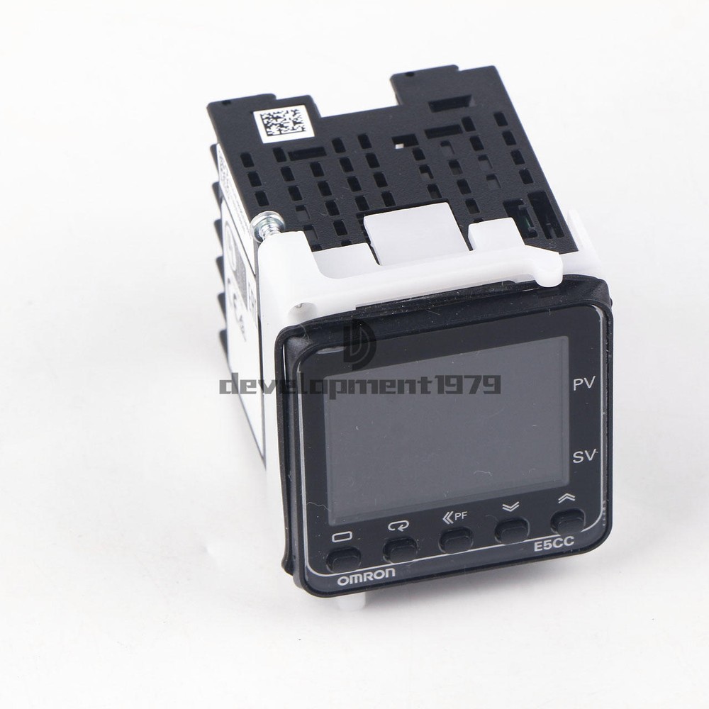 New Omron Temperature Controller E5CC-RX2ASM-800 100-240VAC