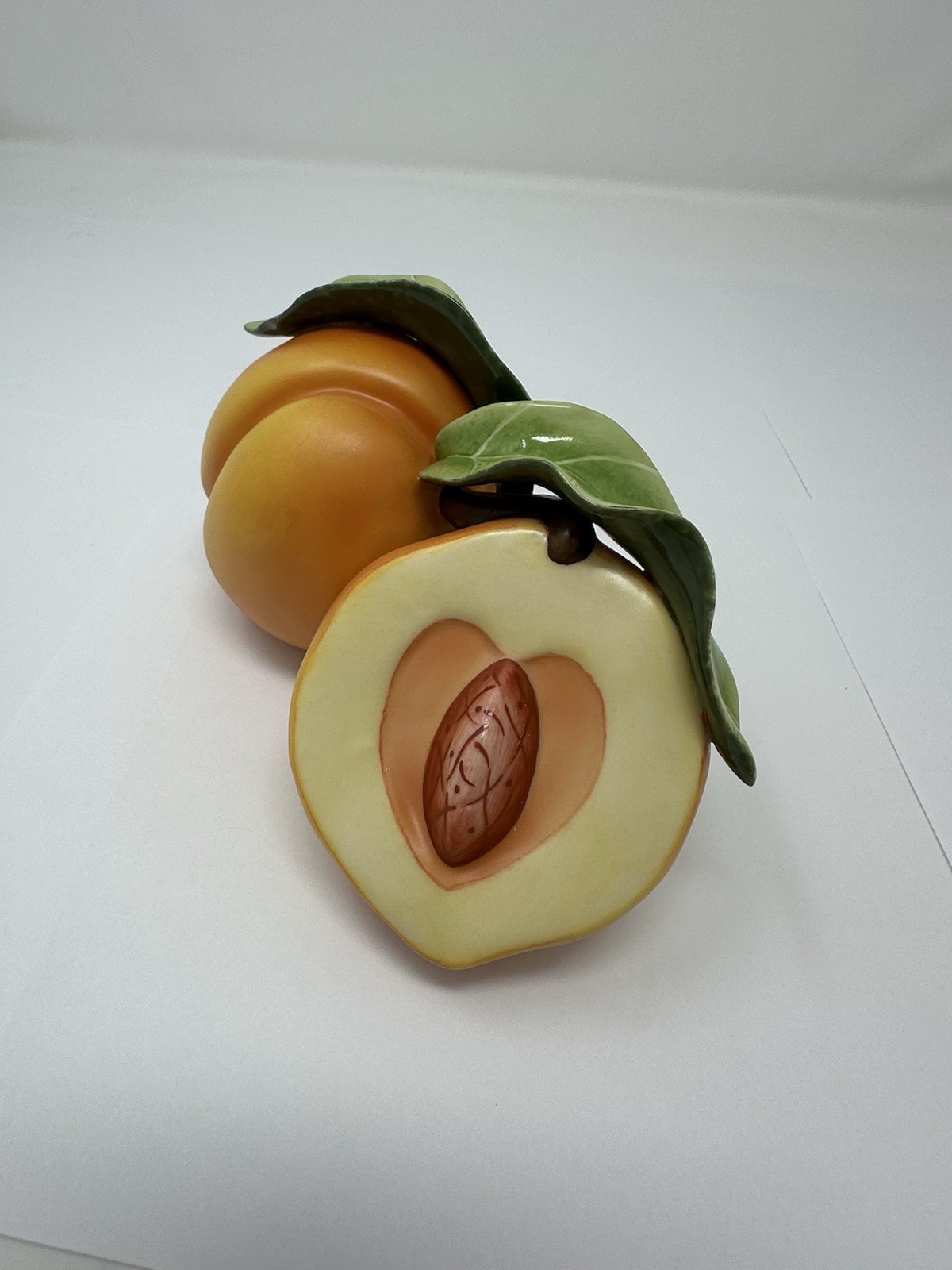 Katherine Houston KHO Porcelain Peaches 1997 Hand Painted Ceramic NEW/ BOX!!!