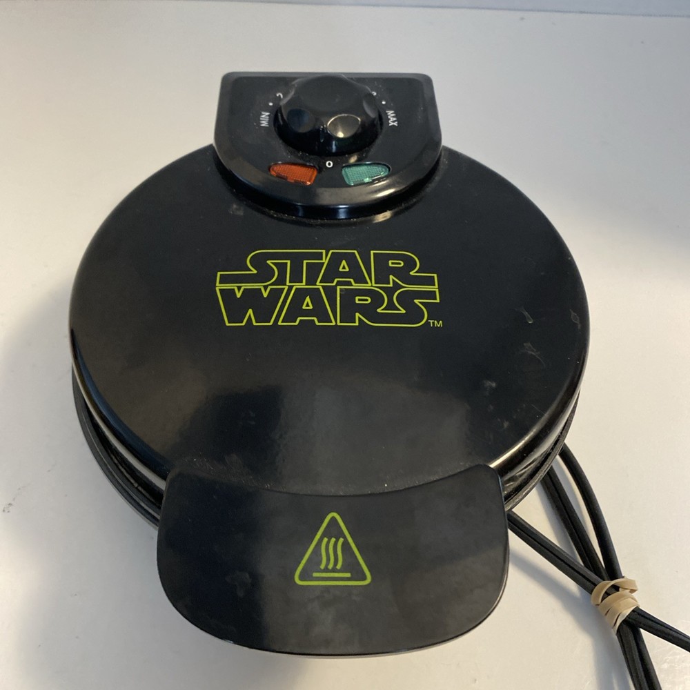 Star Wars Darth Vader Electric Black Waffle Maker