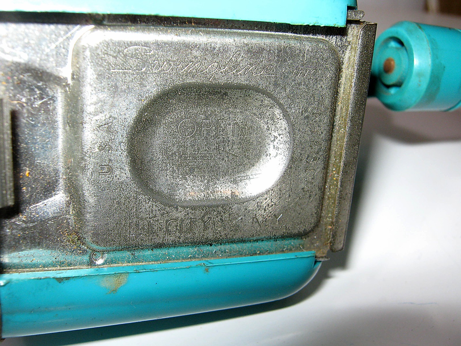 Vintage Swingline Model V Turquoise Pencil Sharpener