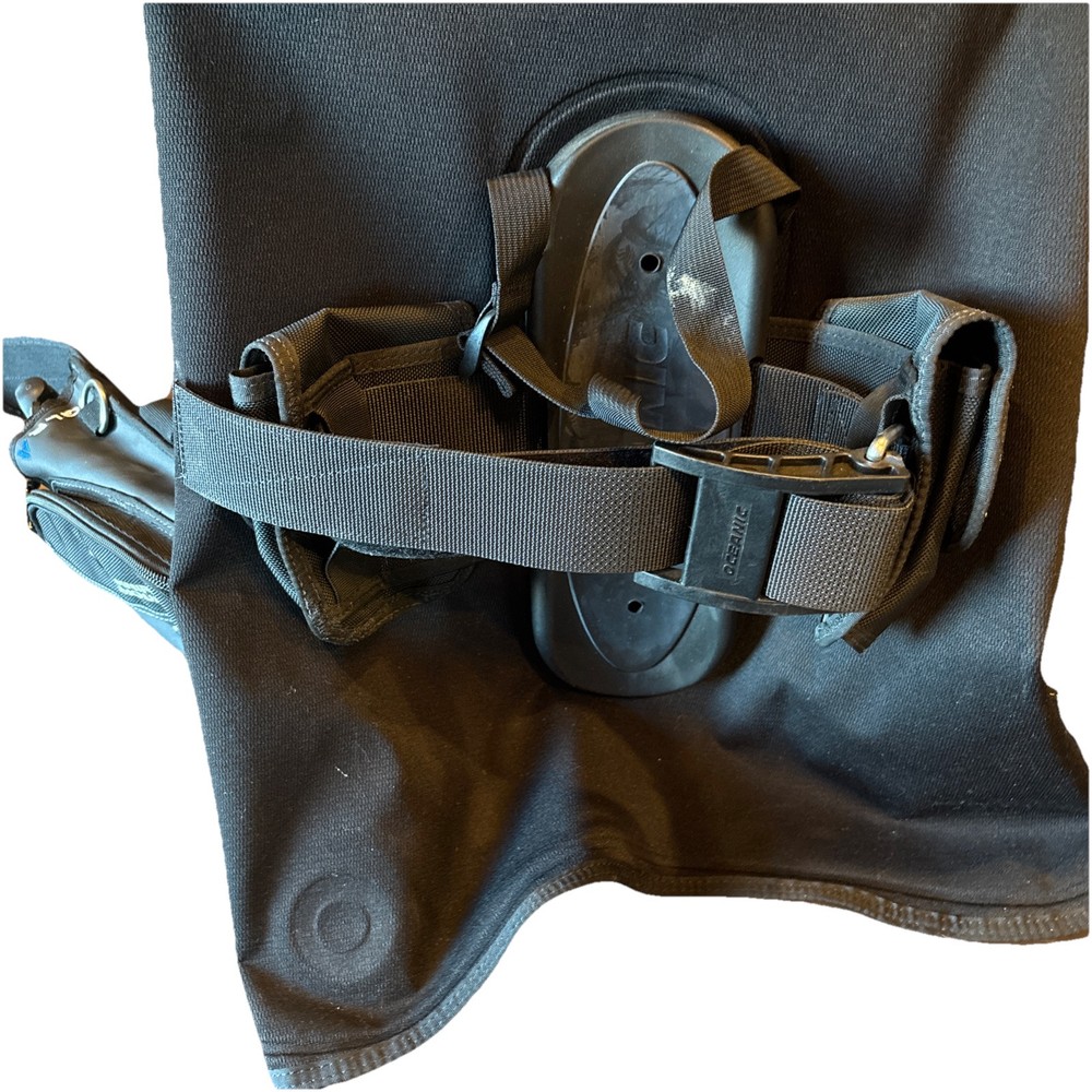 Oceanic Excursion Mens BCD w/ QRL4 - Black/blue- Medium.