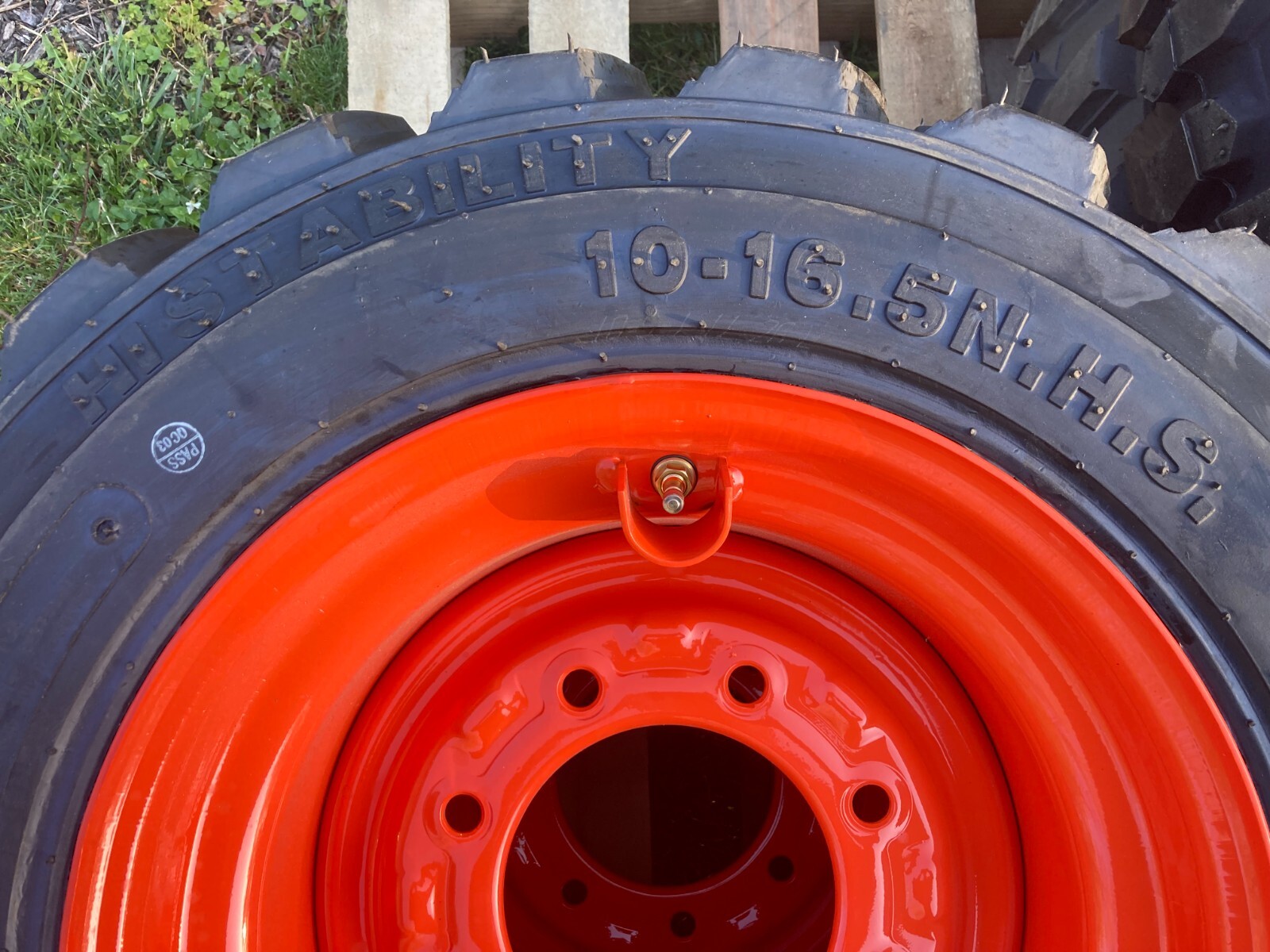 NEW 10-16.5 Skid Steer Tire/Wheel/Rim for Bobcat & more - 10X16.5-12 PLY