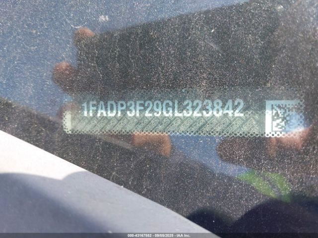 FOCUS 2016 Glove Box 4853718