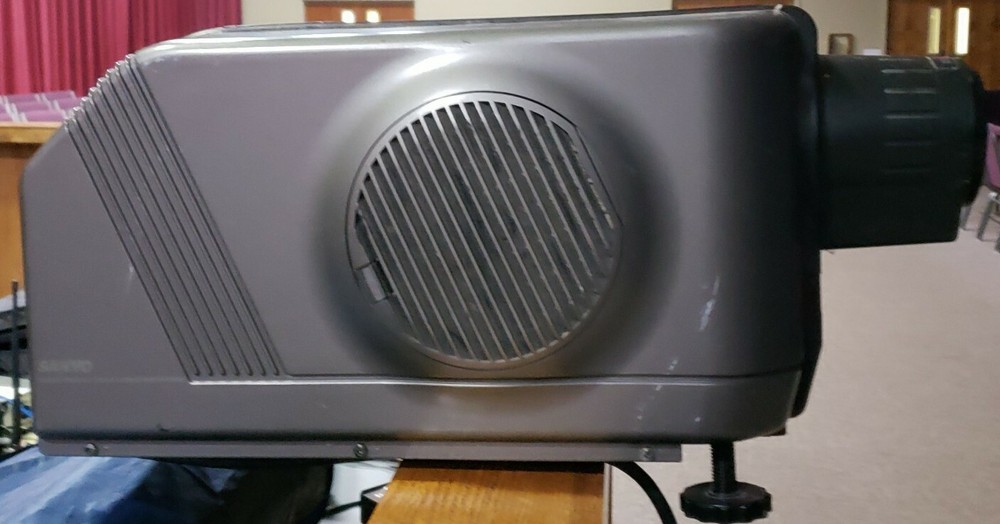 Sanyo LCD Video Projector Model PLC-200N Multi Media