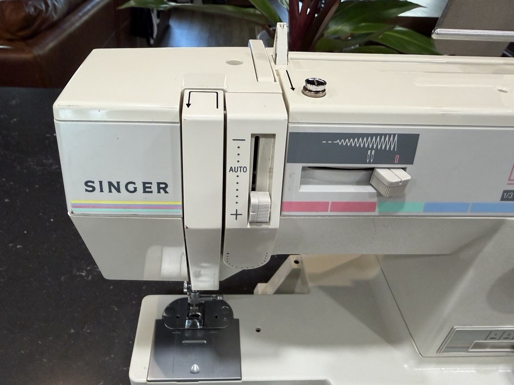 Singer 9110DV Sewing Machine Untested. No cord/pedal
