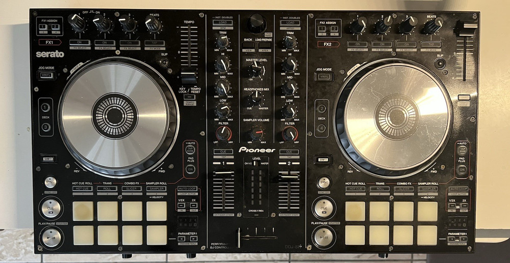 Pioneer DDJ-SR Digital DJ Controller with usb Used please read description