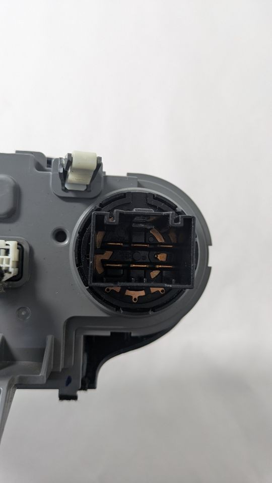 Used A/C Selector Switch fits: 2018 Kia Sorento front manual temperature control
