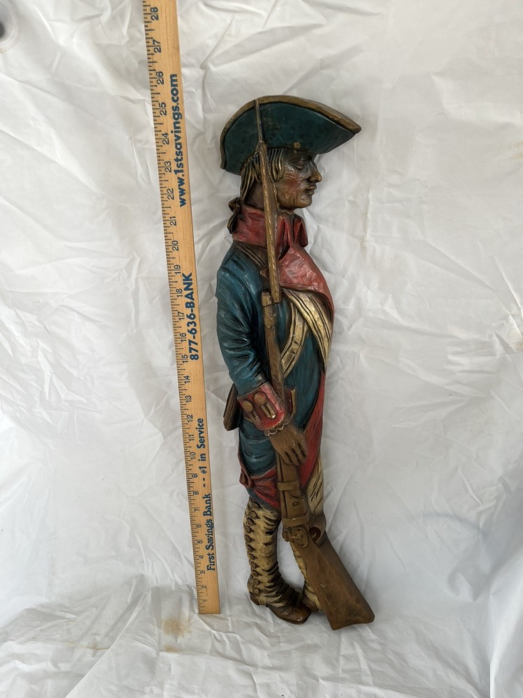 REVOLUTIONARY WAR SOLDIER WALL HANGER