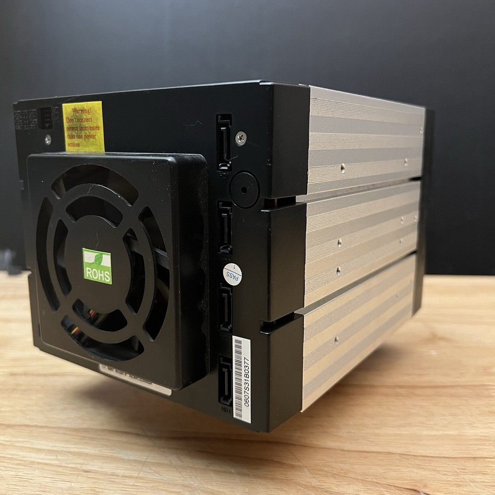 Addonics - Disk Array 4SA Storage Drive Cage