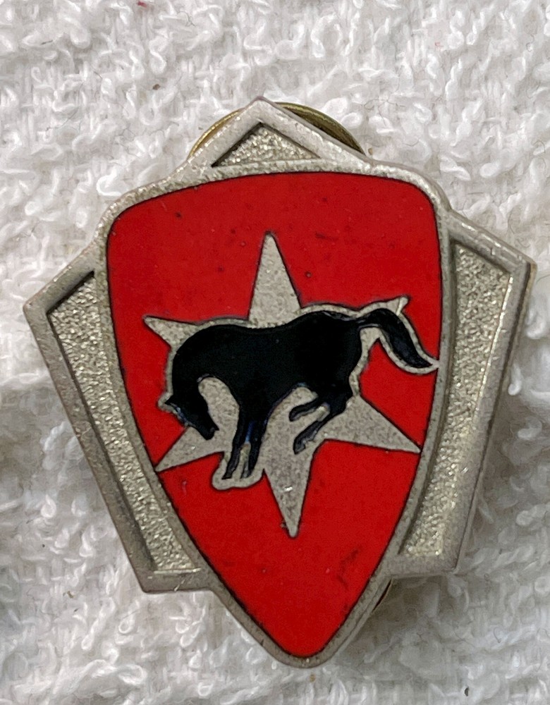 Original:   6th Cavalry Bde  (AV) DI / DUI / crest  CB  A  76
