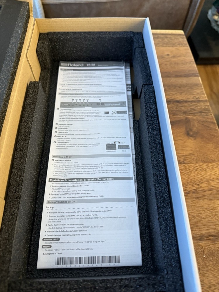 Roland Boutique TR-08 Rhythm Composer Drum Machine