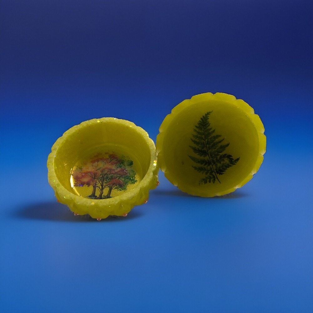 Yellow trinket box￼