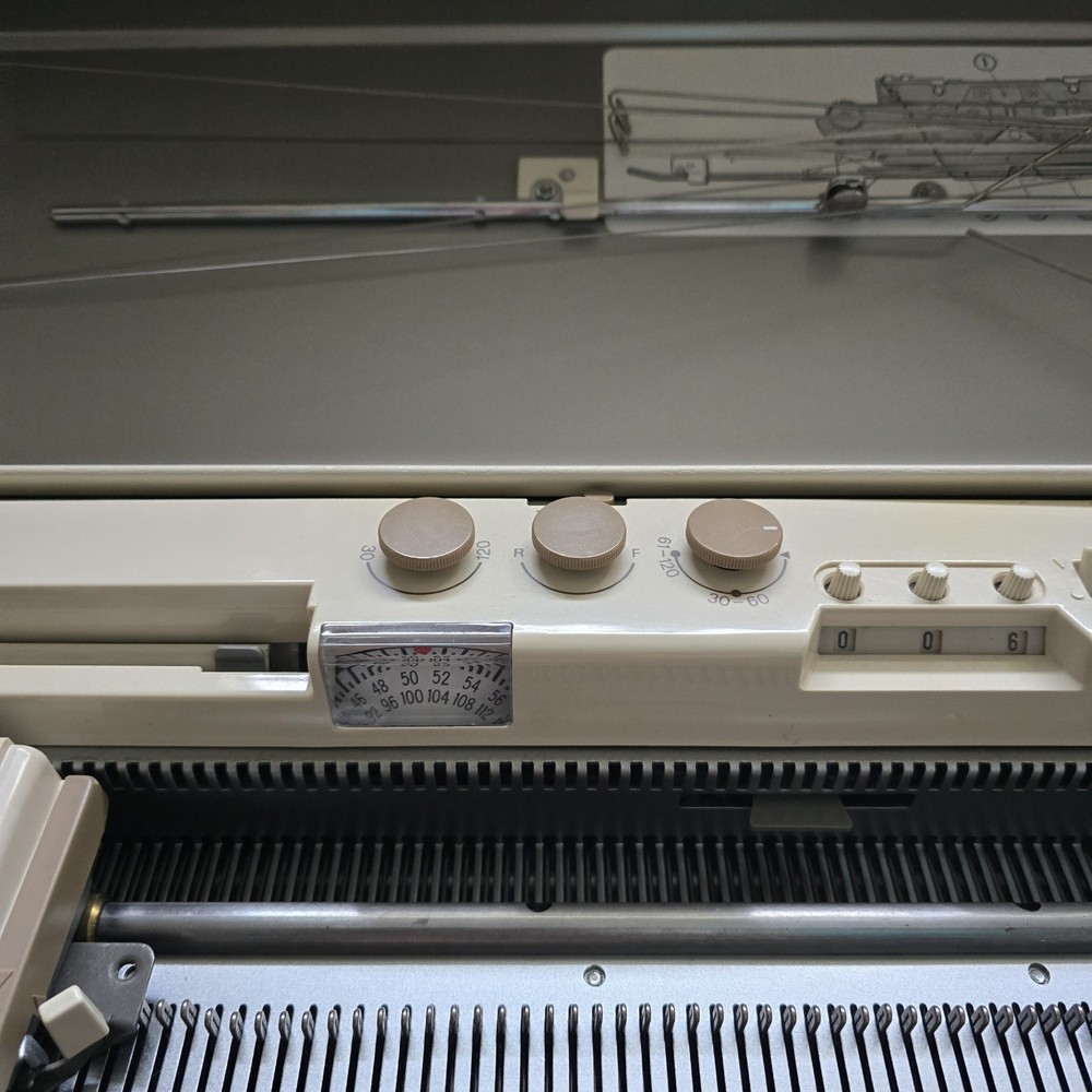 Knitting Machine Singer Memo-Matic 700 Double Bed