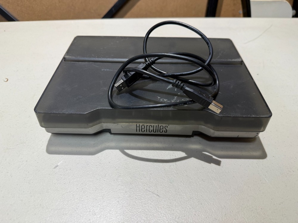 Hercules DJ Control MP3 E2 DJ USB Powered Controller - Tested Works