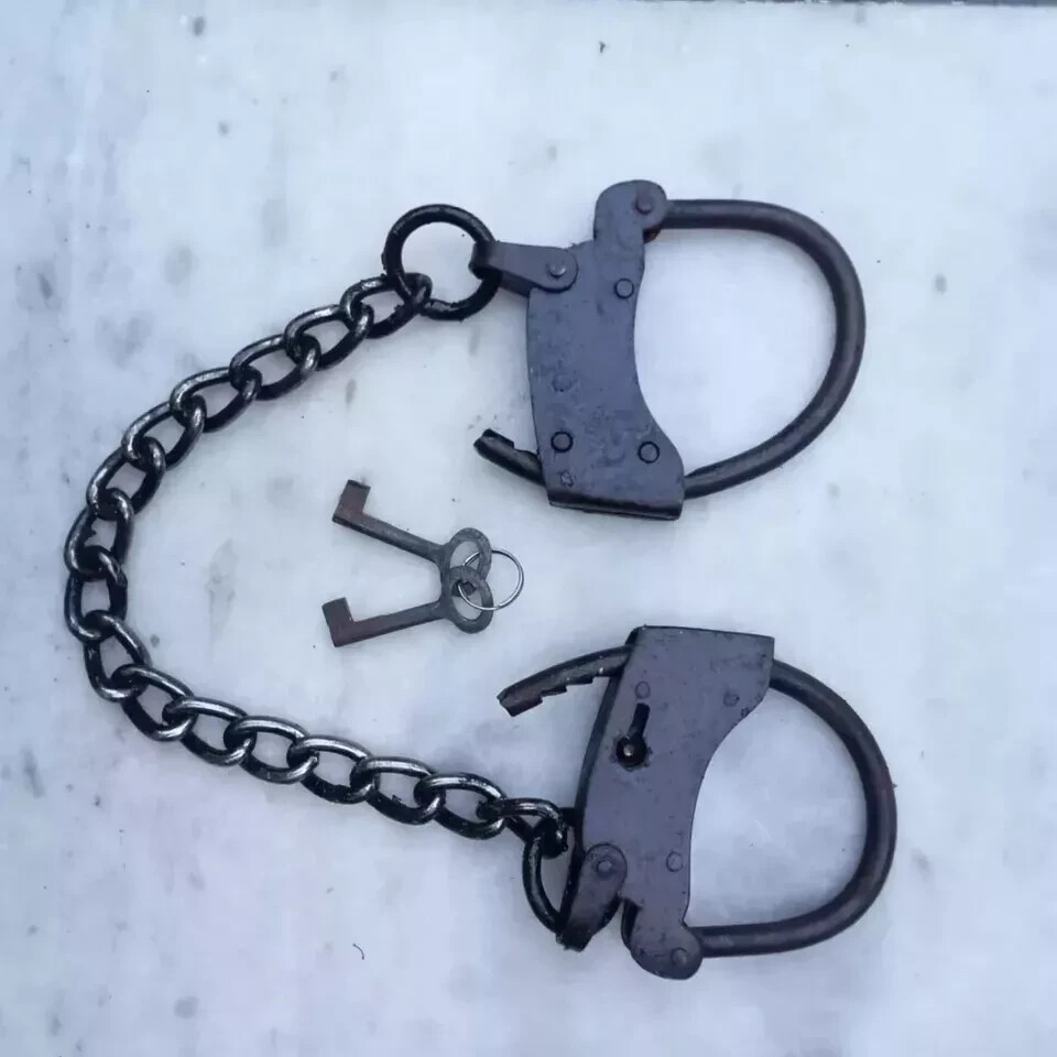 Prison-Adjustable Handcuffs Iron Cuffs With Working key