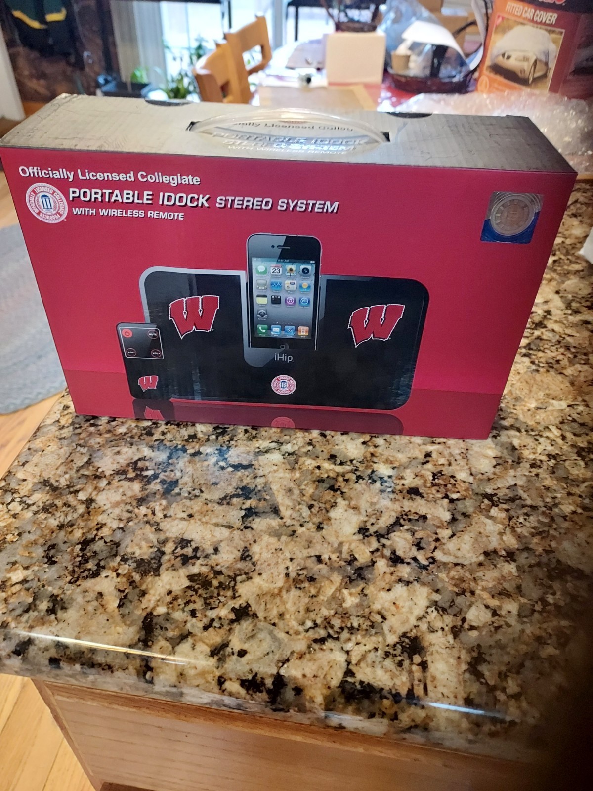 Portable I dock Stereo System With Wireless Remote  WISCONSIN BADGERS