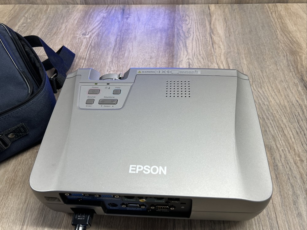 Epson PowerLite 54C 3 LCD Projector & Case EMP-54 Model