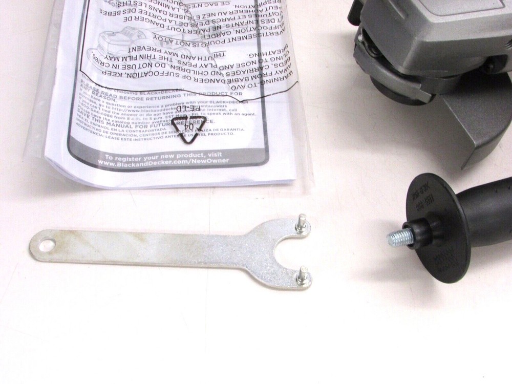 NEW! BLACK & DECKER 4-1/2" ANGLE GRINDER, 6 AMP, BDEG400