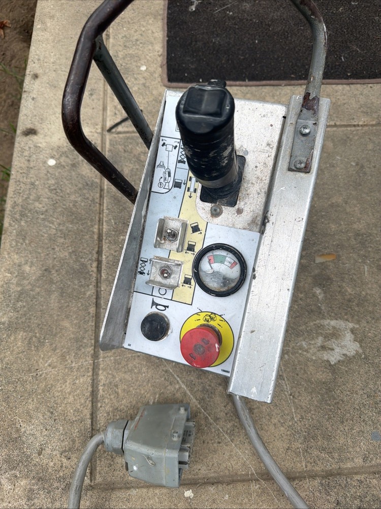 SkyJack MC Control Box”long Cable /female Plug