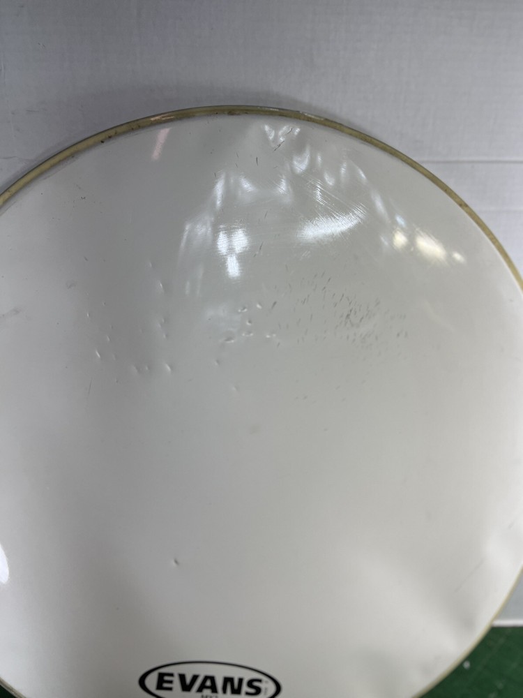 Used EVANS BD30MX2 30" White Marching Bass Head