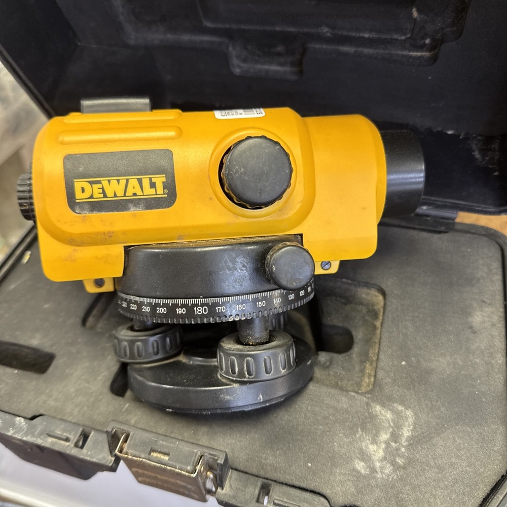 DEWALT DW096 Magnification Automatic Optical Level 26X with Case