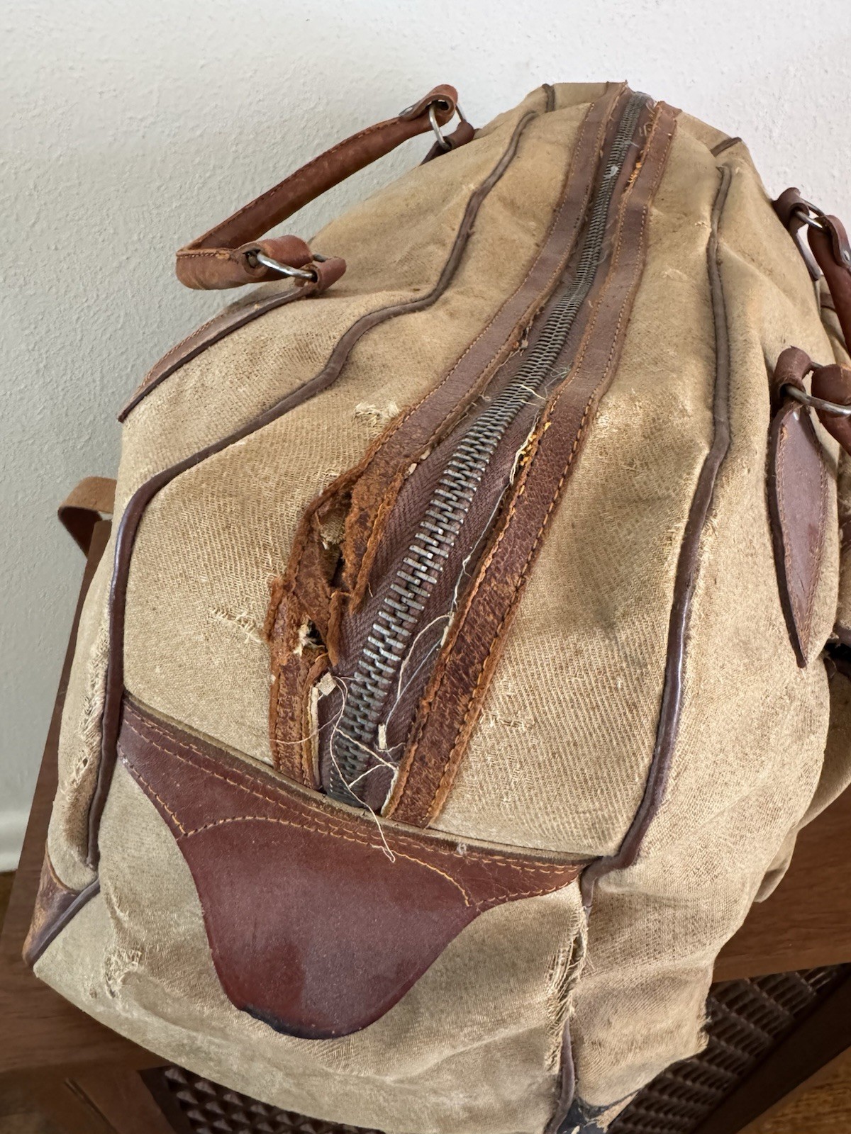 1950s Vtg Korean War Hand Painted Okinawa & Korea UN Forces Souvenir Duffel Bag