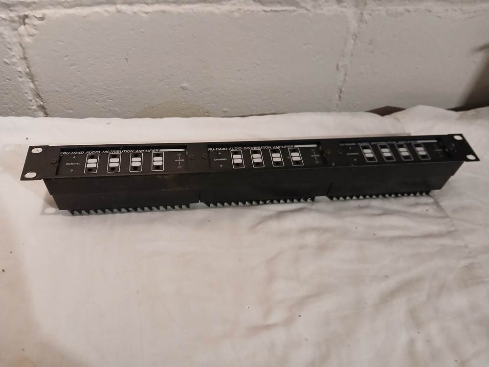 Radio Systems Ru-4a4d Distribution Amplifier Rack