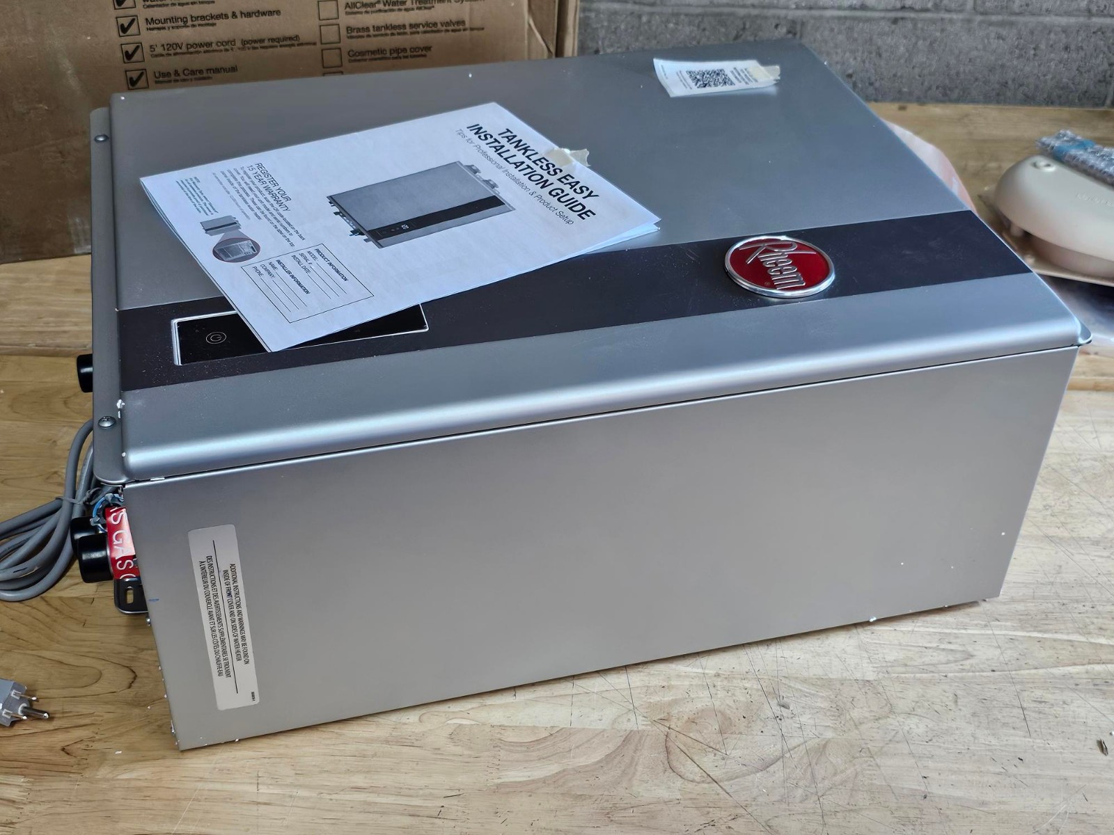 RHEEM ECOH160DVLN-3 Tankless Natural Gas Water Heater 8.4 GPM 157,000 BTU