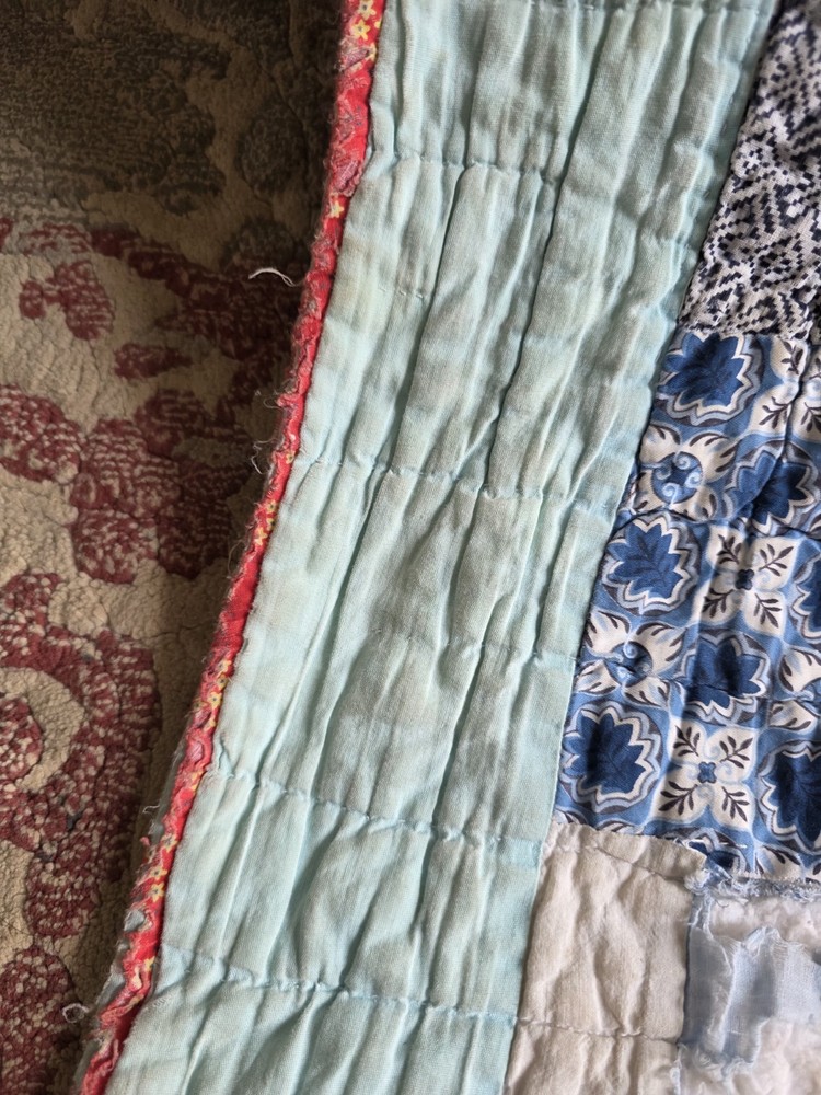 Vintage Handmade Cutter Quilt 70"×77"