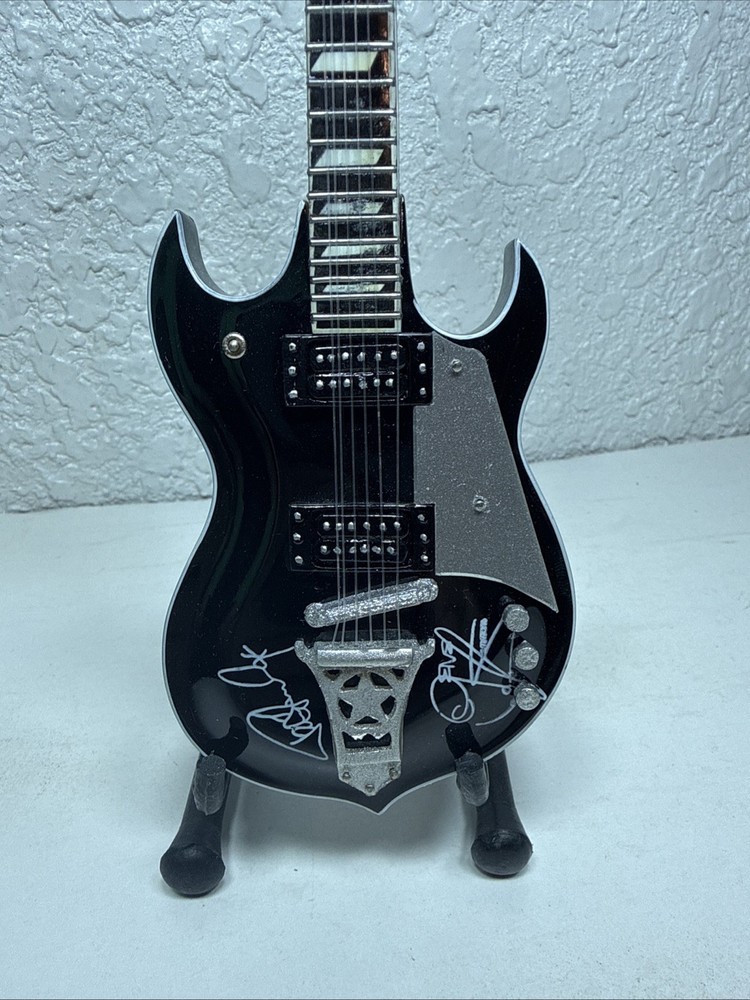 Miniature Guitar Washburn KISS Paul Stanley USED