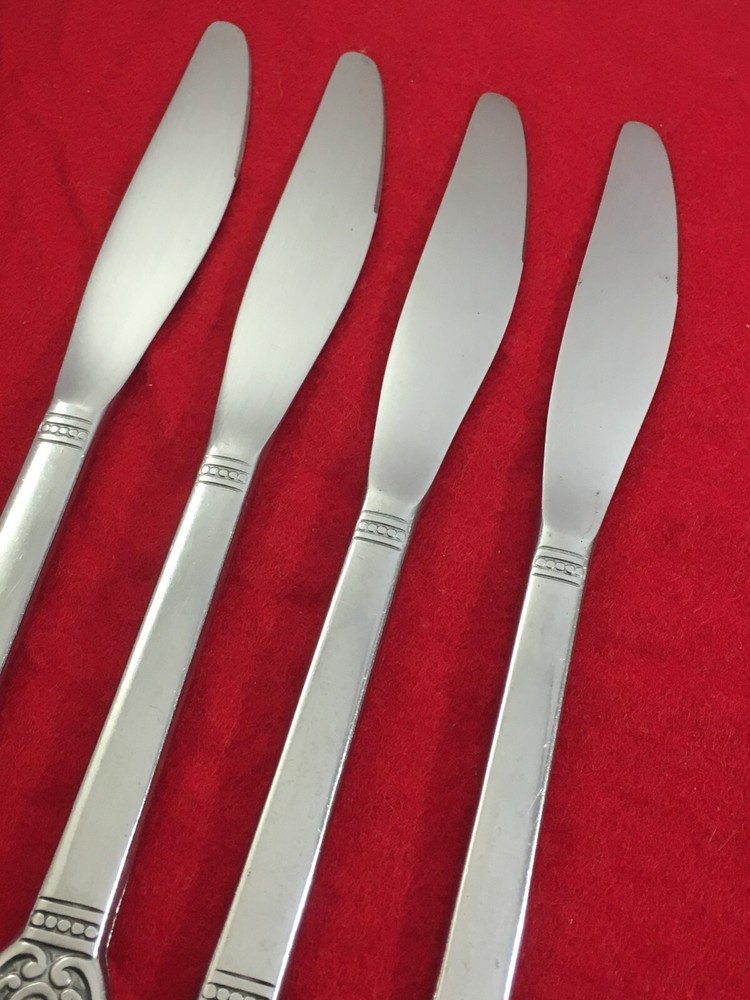 1881 Rogers Oneida Danish Court Stainless 4-pc Solid Dinner Knife 8 7/8"