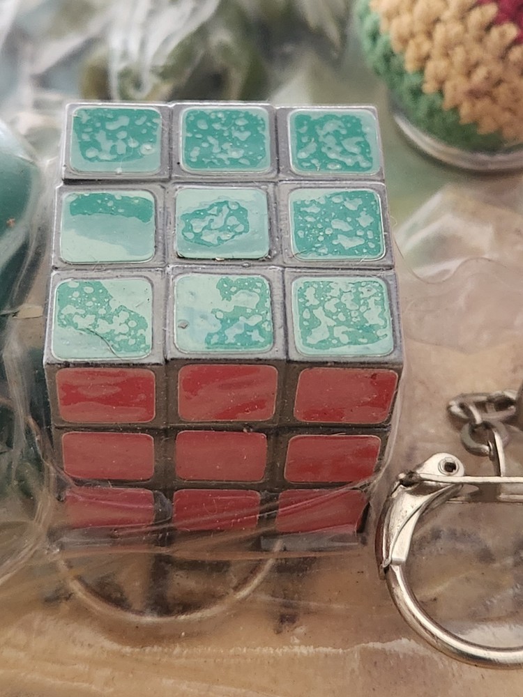 Rubber Ducky Rubik Cube Hacky Sack DICE Ying Yang Fish Vending Machine Display