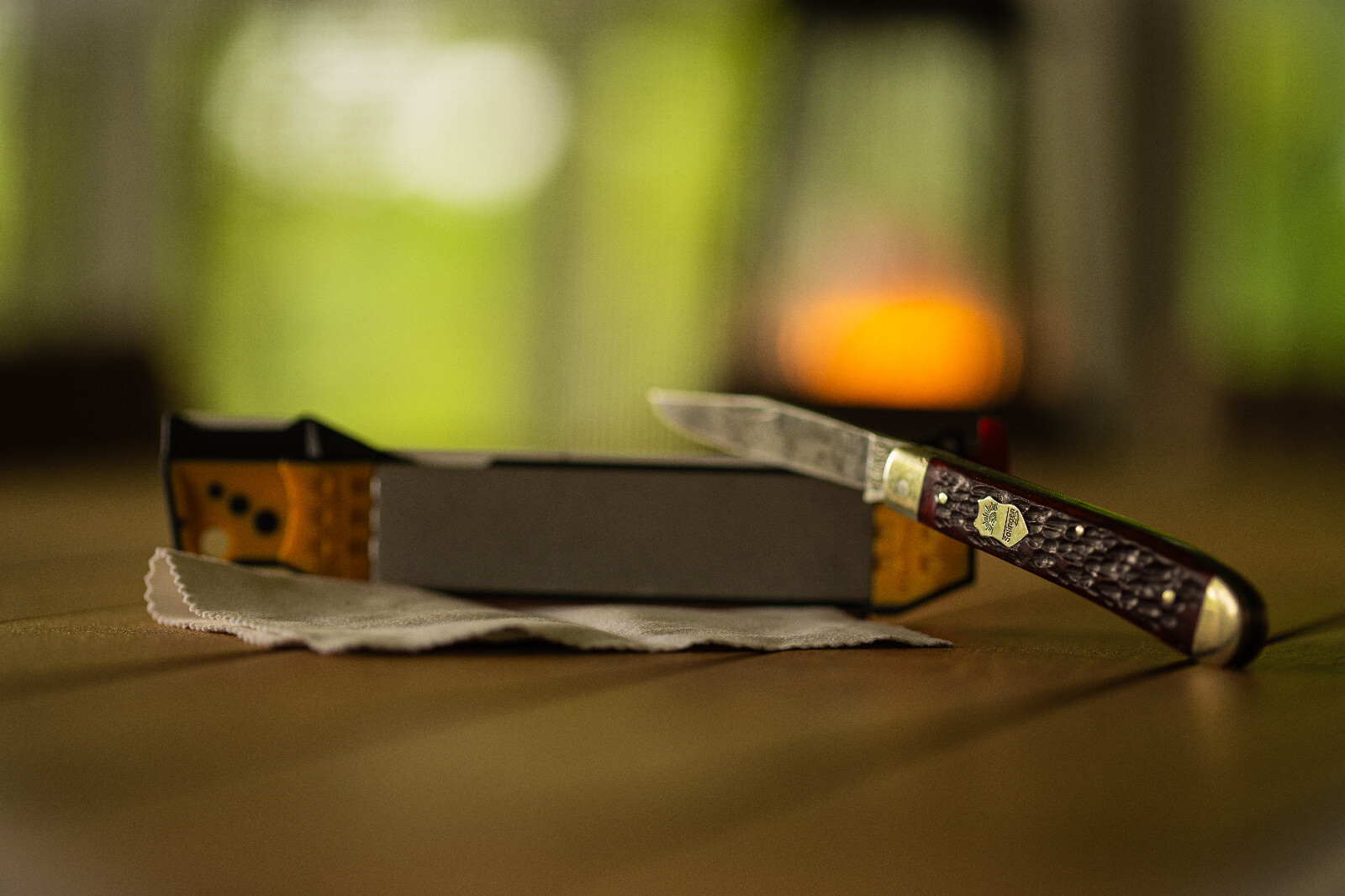 Survival Knife Sharpener 6-in-1 | Angle Guides + Diamond, Ceramic, Leather