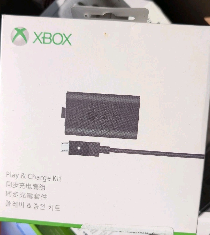 Microsoft Official XBOX ONE Play & Charge Kit | Open-Box