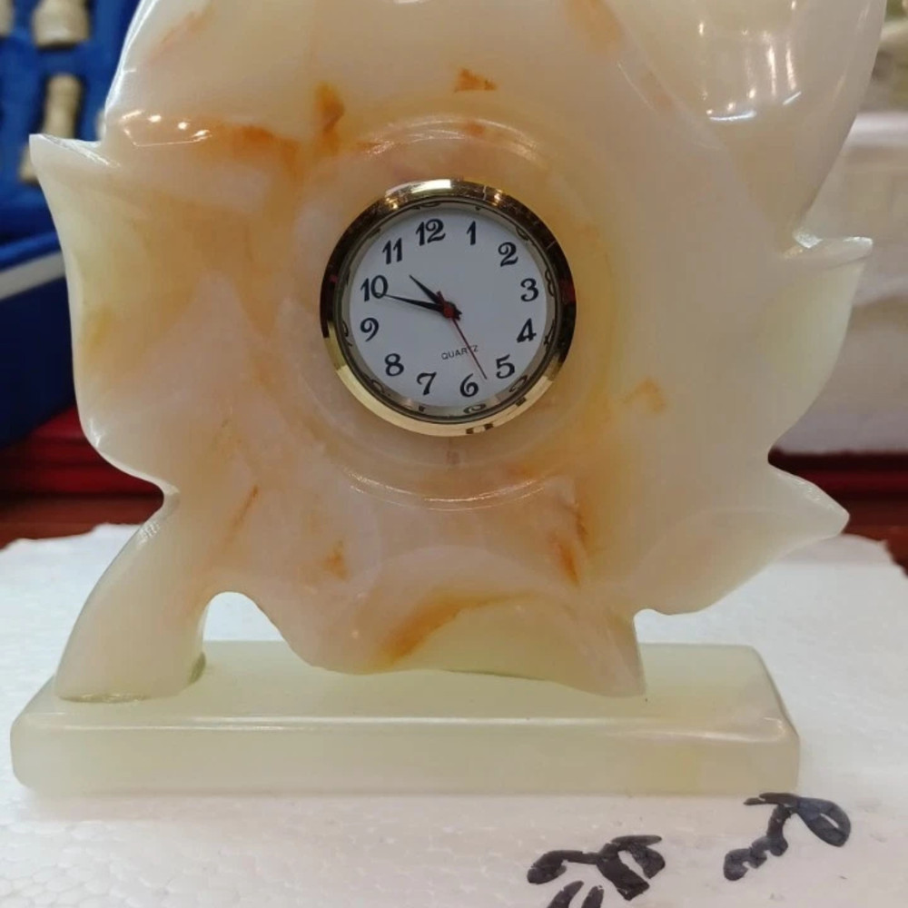 Handmade Onyx Leave Clock